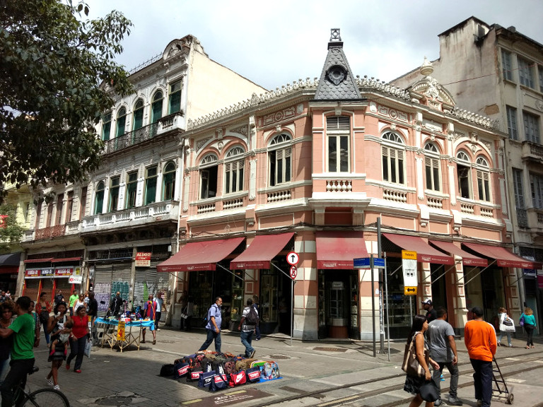 Casa Cavé – Esquina das ruas Uruguaiana e Sete de Setembro. Casa Cavé – Esquina das ruas Uruguaiana e Sete de Setembro.