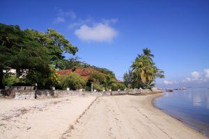 Praia de São Roque em Paquetá