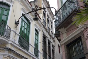 Esquina da Rua da Candelária com Beco do Bragança