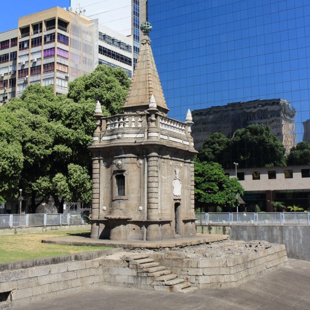 Chafariz de Mestre Valentim na Praça XV de Novembro