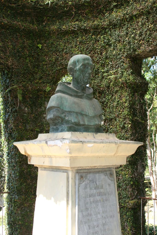 Monumento ao Frei Leandro do Sacramento no Jardim Botânico do Rio de Janeiro