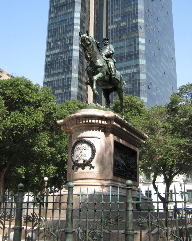 Monumento ao General Osório na Praça XV de Novembro