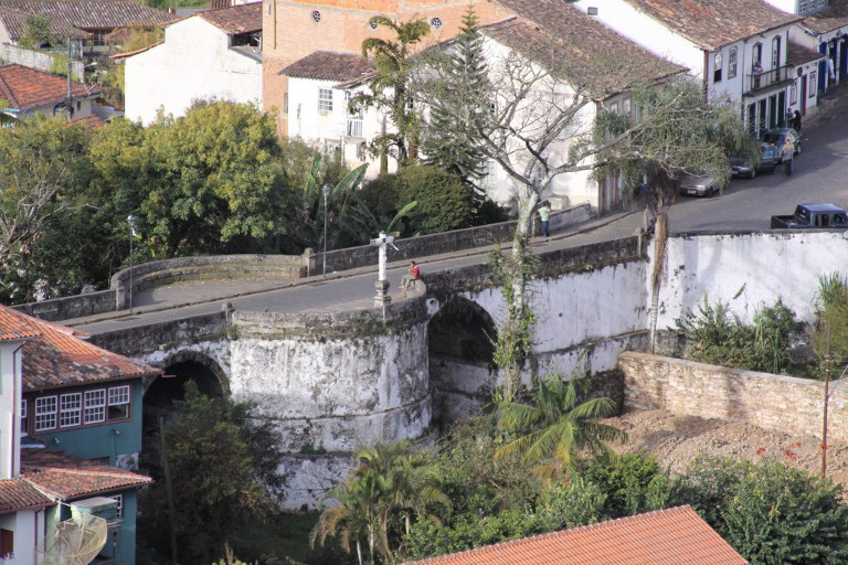 Ponte de Antônio Dias em Ouro Preto. Conhecida, também, por ponte de Marília ou dos Suspiros.