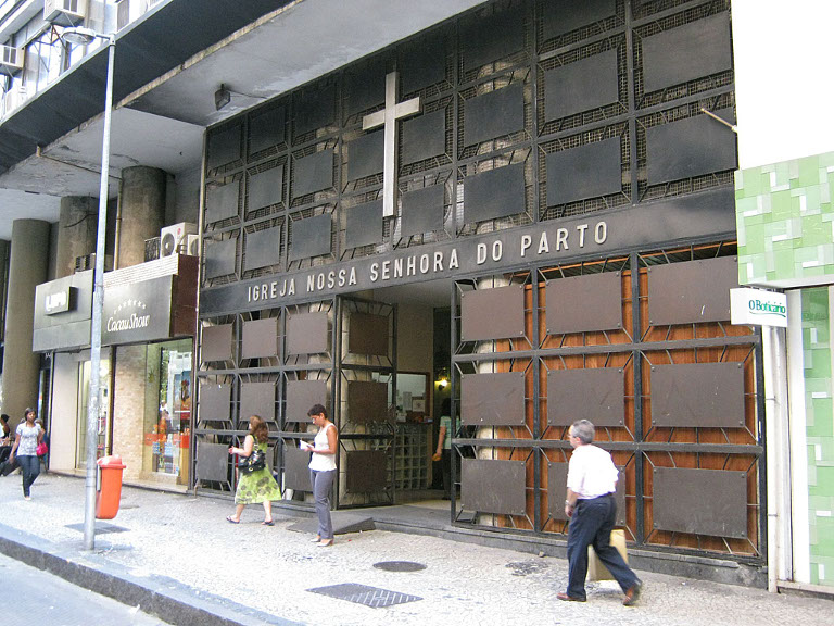 Fachada da atual Igreja de Nossa Senhora do Parto na Rua Rodrigo Silva, 7.