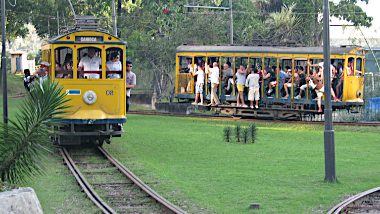 Bondinho de Santa Teresa na Estação Carioca (Motorneiro Nelson Correia da Silva) em 26/07/2010